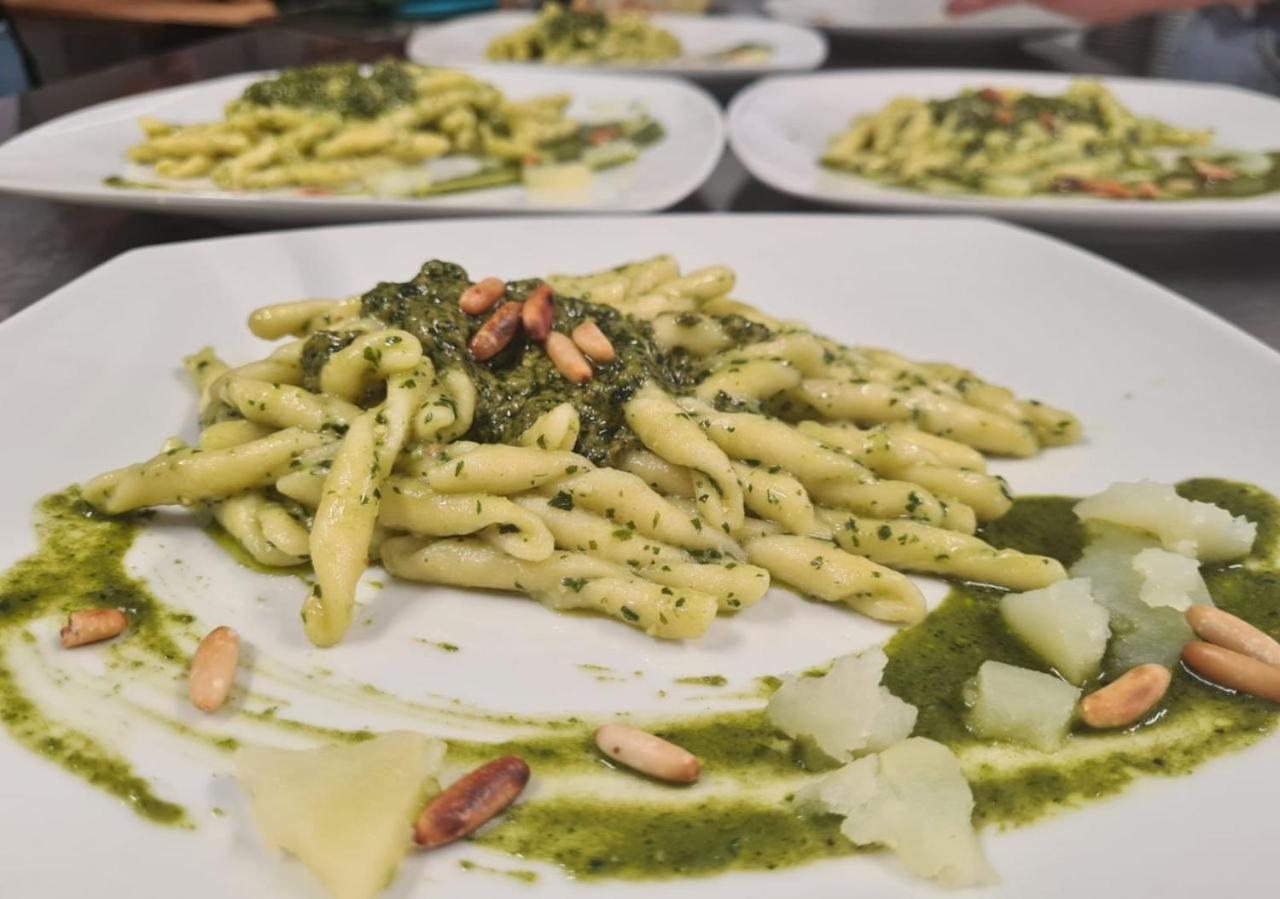 "Il Casaletto" Agriturismo Moderno, Vista Panoramica E Cibo Spettacolare- Scurcola Marsicana Exterior foto